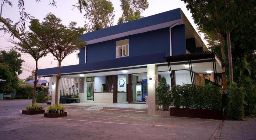 Deejai Hotel Си Рача Екстериор снимка