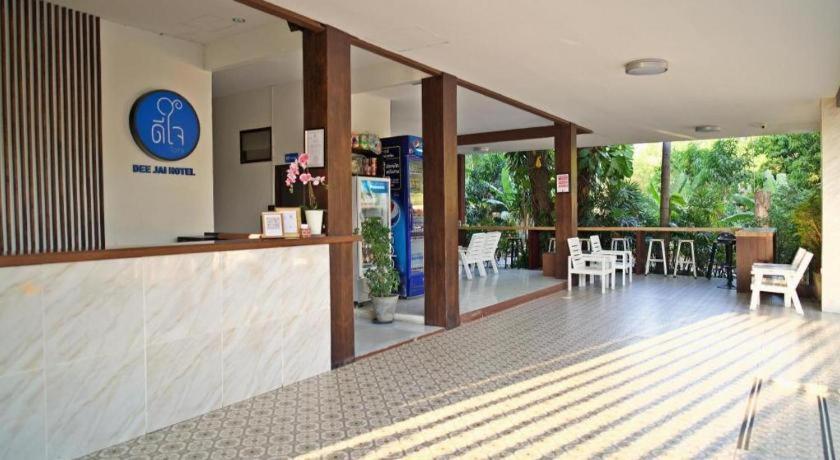 Deejai Hotel Си Рача Екстериор снимка